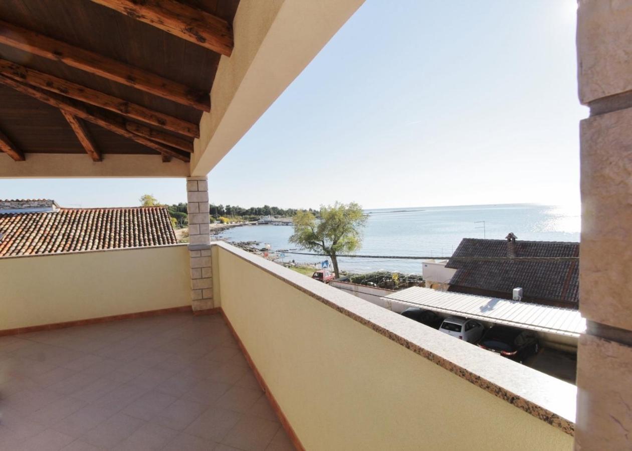 Apartments Zambratija With Sea View Eksteriør billede
